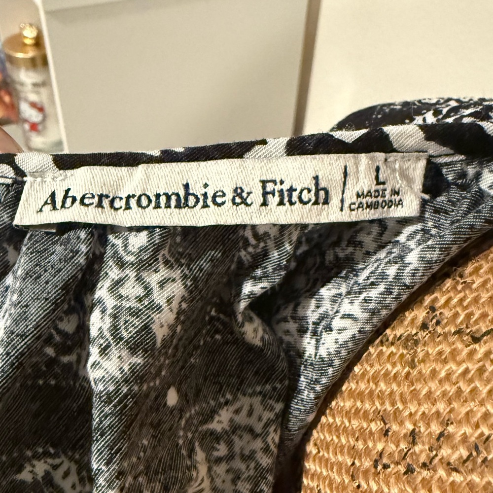 Abercrombie and Fitch  Long sleeve plunge cut out maxi dress - Picture 7 of 7